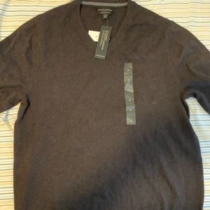 Medium Banana Republic V-neck Sweater